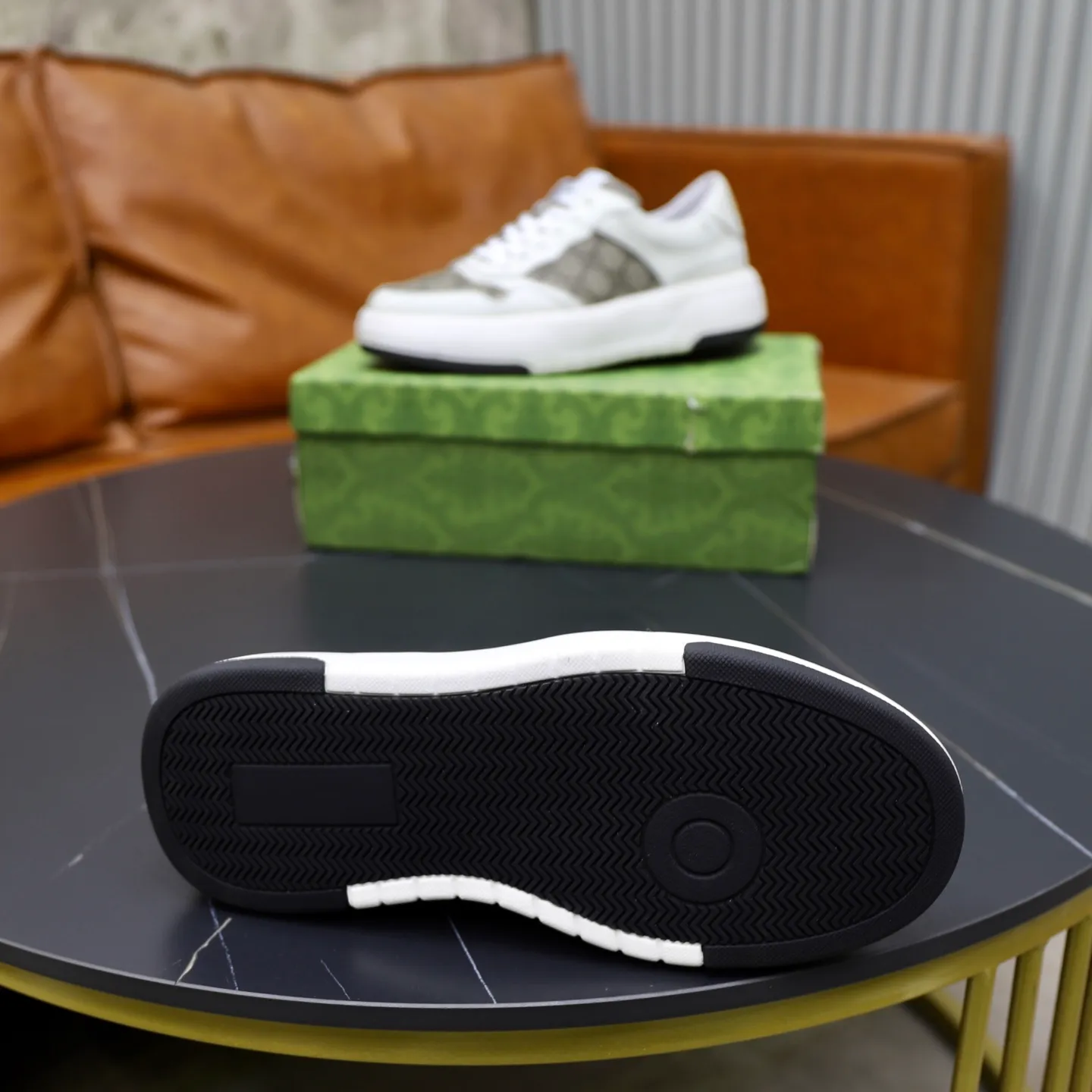 Men's shoes 💰440💰🙅‍♂️🙅‍♂️🙅‍♂️ Brand: GUCCI Standard code: 38–44 (45 can be customized) Grade: Same as the official website Material: Original cowhide fabric Comfortable pigskin lining Lightweight and wear-resistant outsole Style category: Men's fashionable casual shoes and boots Running sneakers Distinguished luxury brand elements Top luxury color: actual picture color